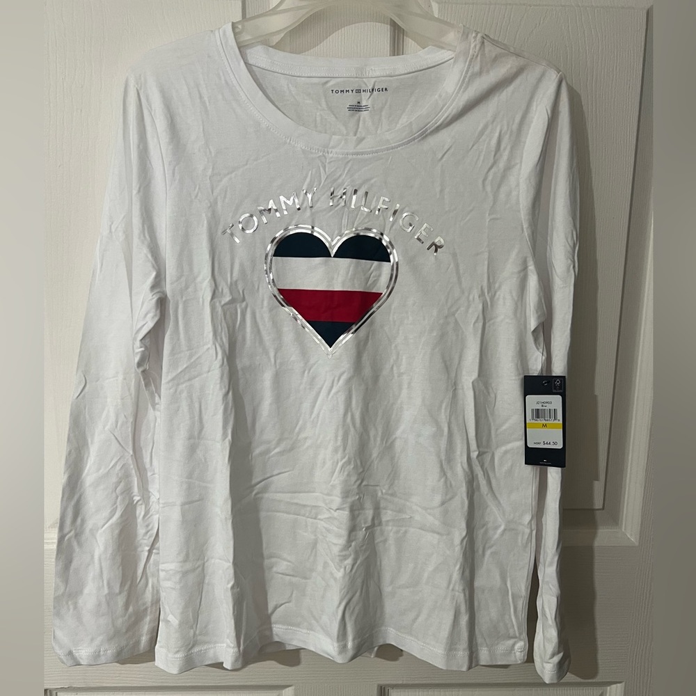Long sleeve shirt with silver letters and red,blue white hart